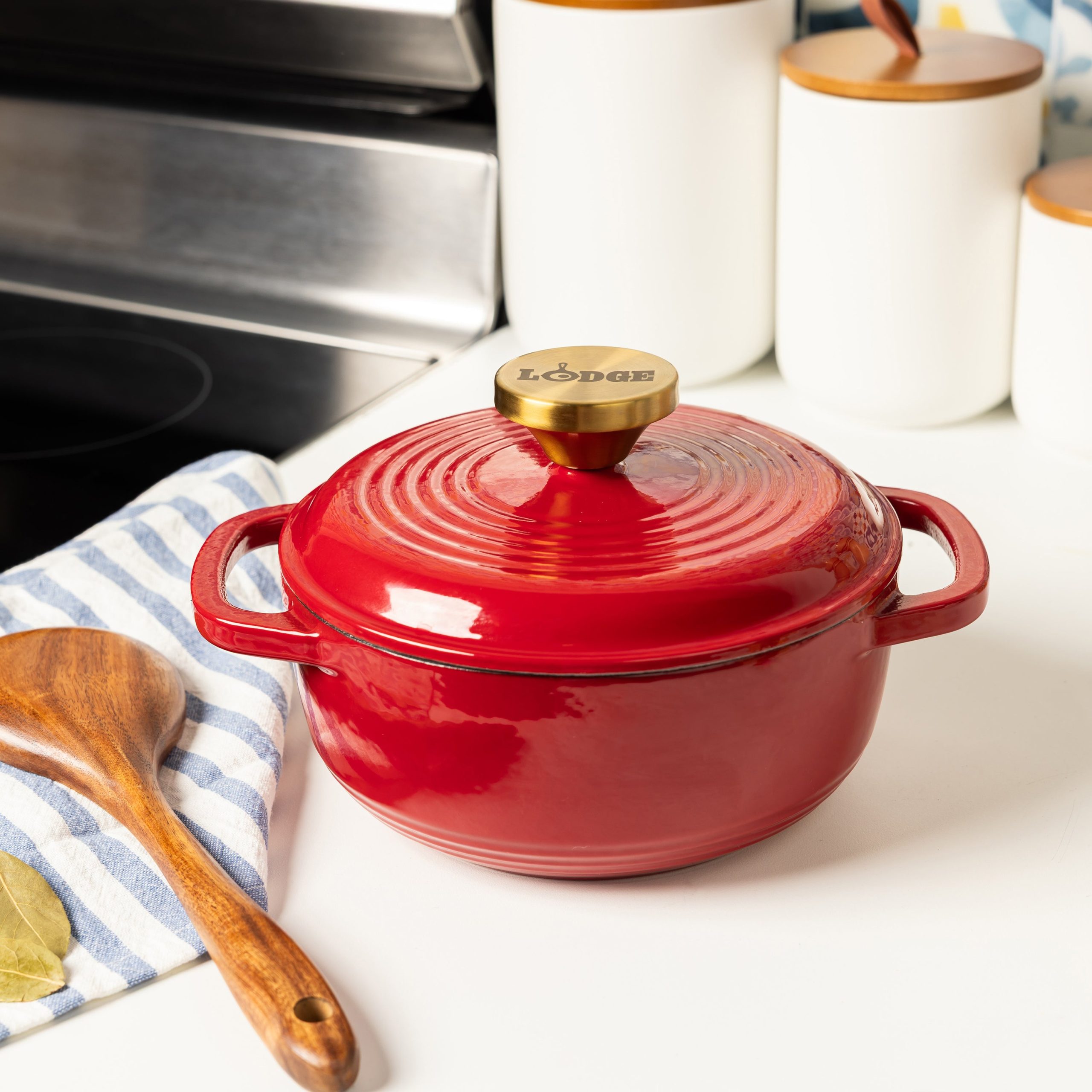 1.5 Quart Essential Enamel Dutch Oven - Image 4