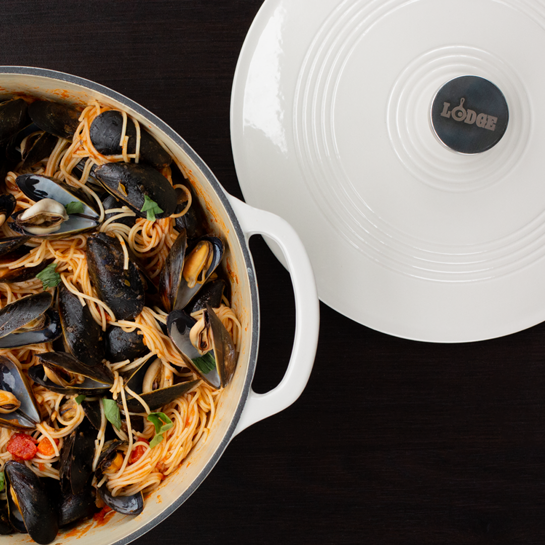 7.5 Quart Essential Enamel Dutch Oven - Image 10